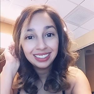 Meet your Posher, Lorraine